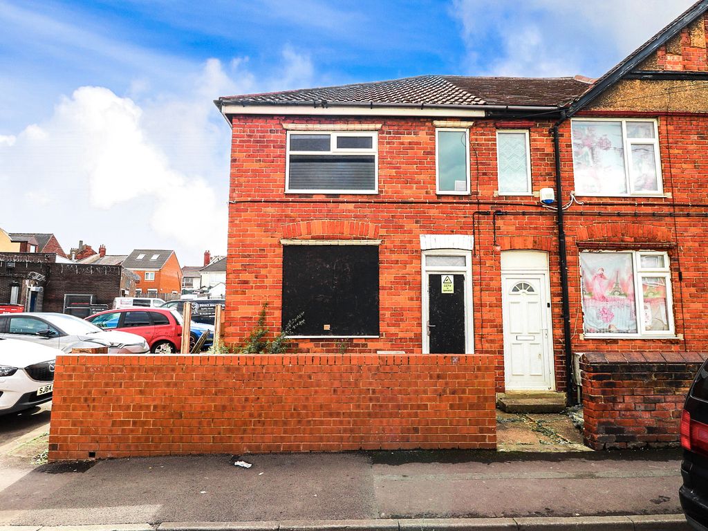 3 bed end terrace house for sale in Queens Crescent, Edlington