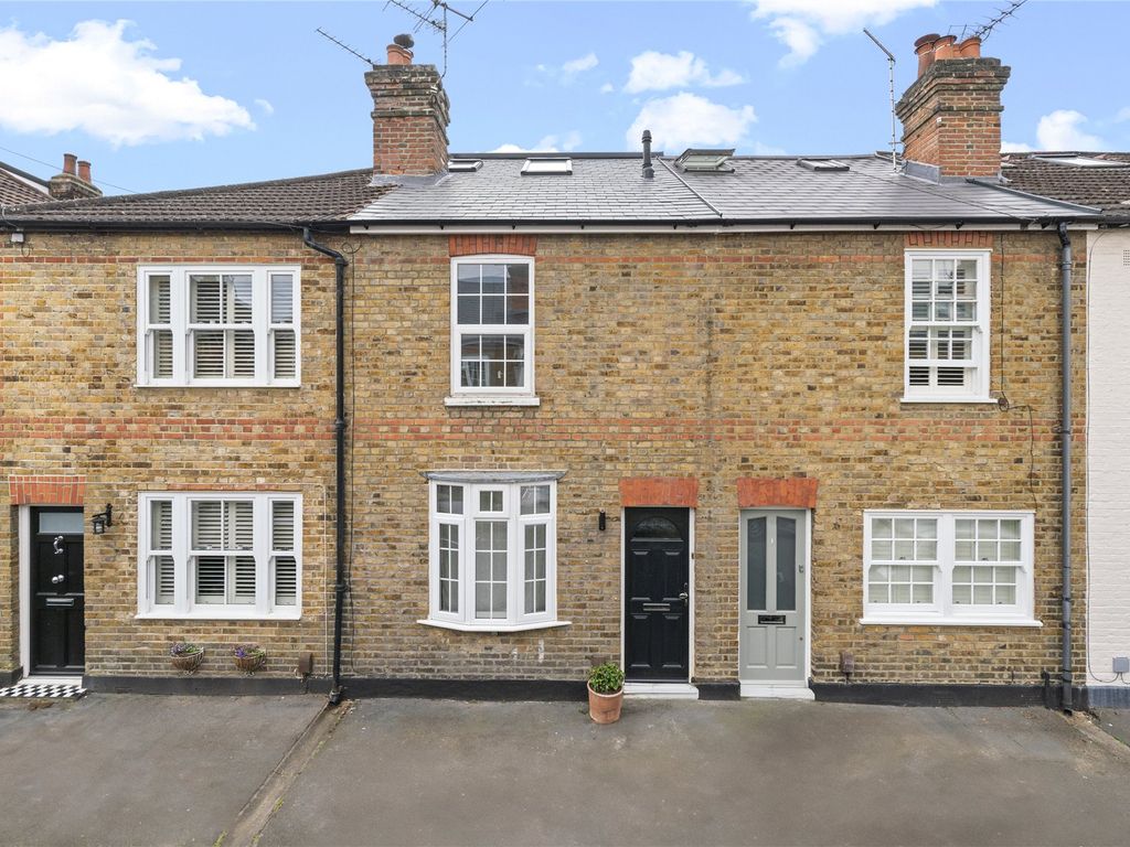 3 bed terraced house for sale in Radnor Road, Weybridge, Surrey KT13, £