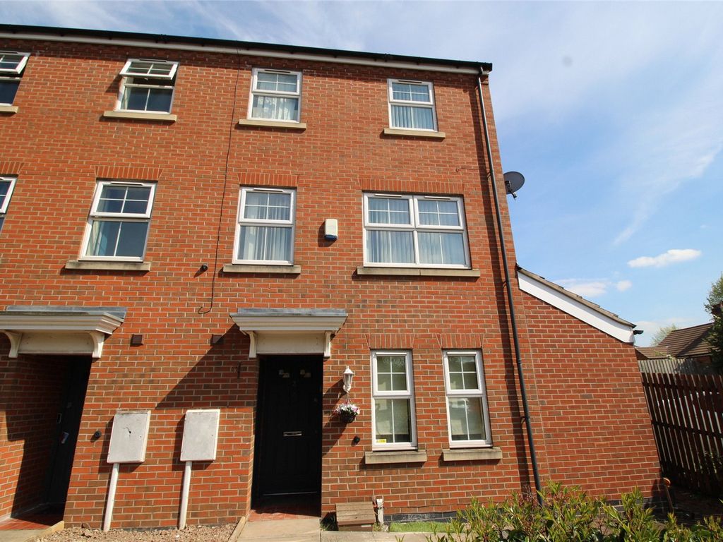 4 bed end terrace house to rent in Larchmont Road, Leicester