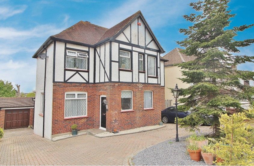4 bed detached house for sale in Park Avenue, Purbrook, Waterlooville