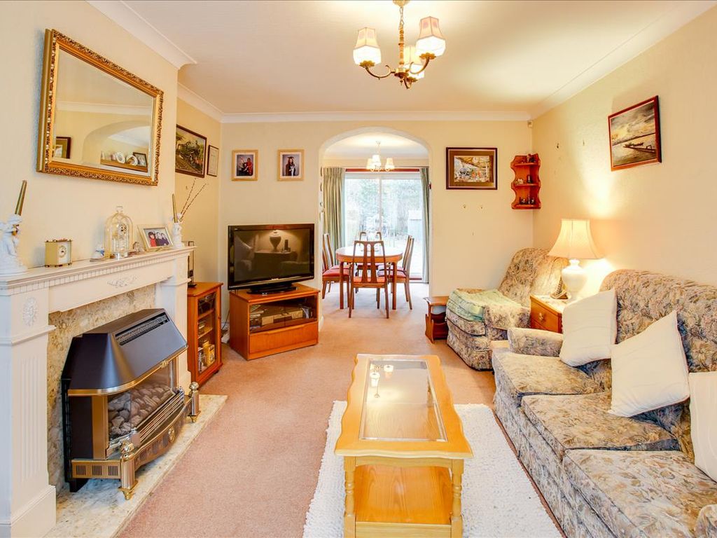 3 bed semidetached house for sale in Noel Road, Acton W3, £735,000