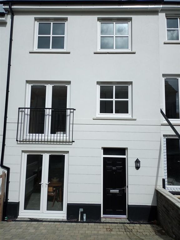 4 bed terraced house to rent in Kensington Gardens, Haverfordwest SA61