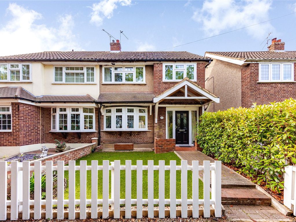 3 bed semidetached house for sale in Cornwall Close, Hornchurch RM11