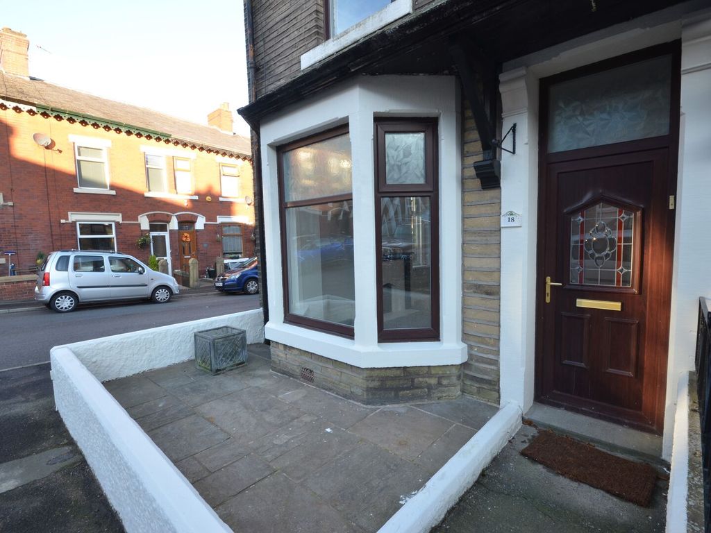 3 bed terraced house to rent in Ivy Terrace, Darwen, Lancashire BB3, £