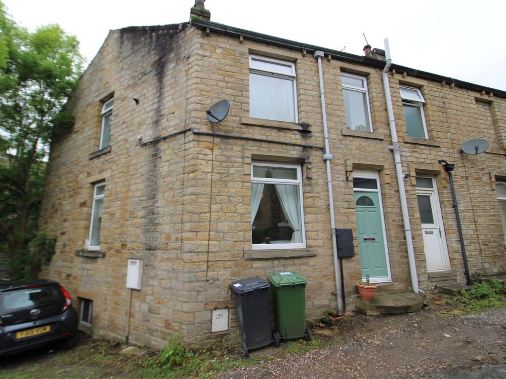2 bed end terrace house to rent in Radcliffe Road, Slaithwaite