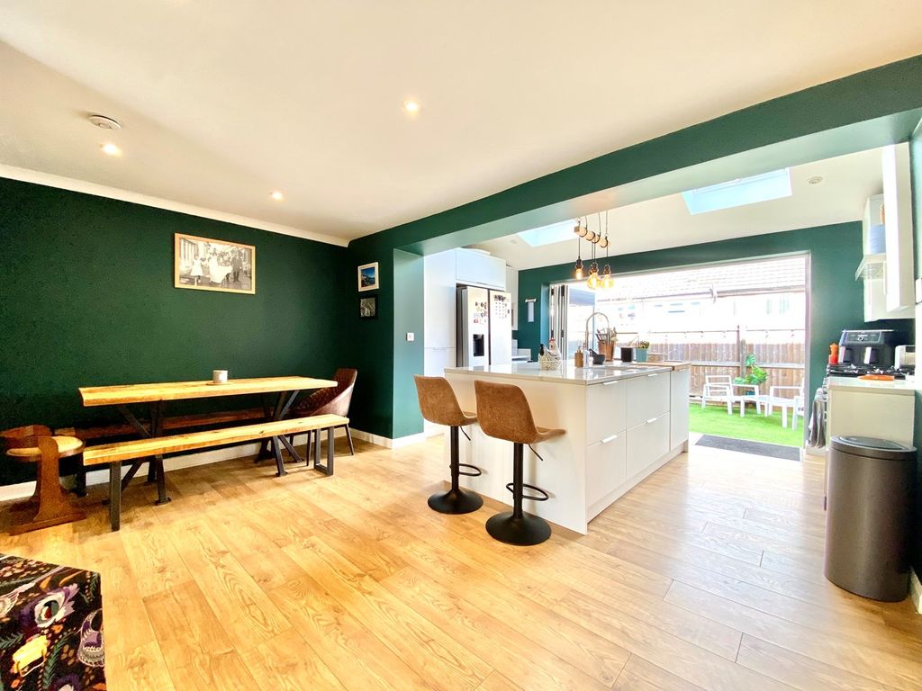 3 bed terraced house for sale in Crown Close, Caerleon, Newport NP18, £