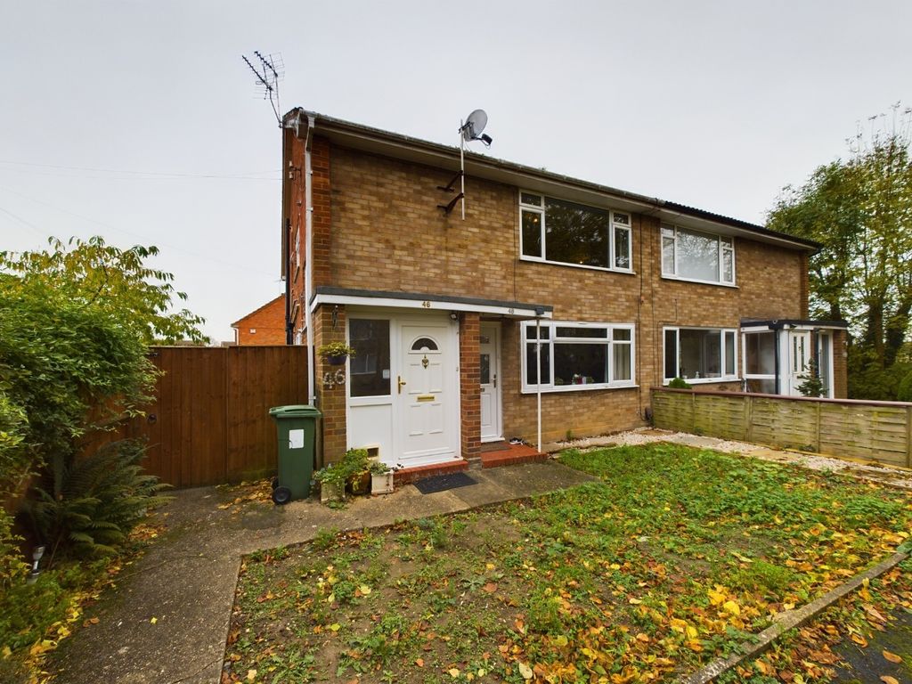 2 bed for sale in Finmere Crescent, Bedgrove, Aylesbury HP21