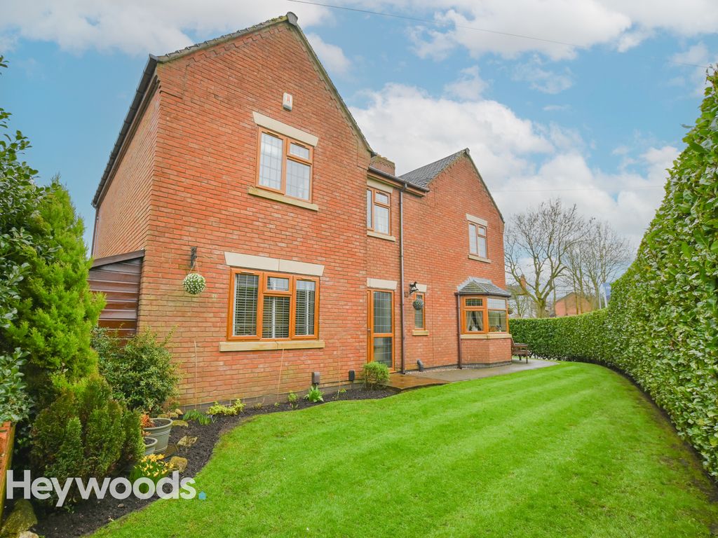 5 bed detached house for sale in Handley Street, Packmoor, StokeOn