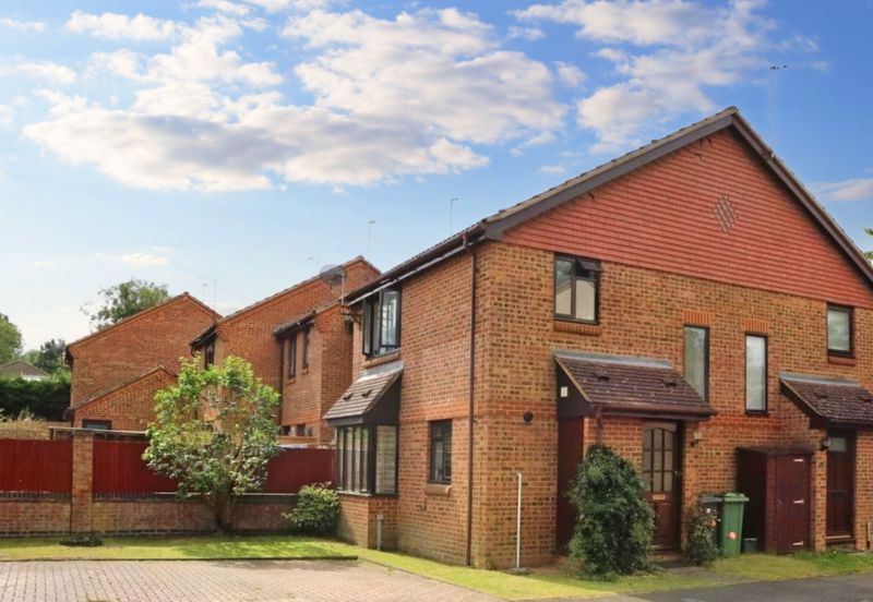 1 bed terraced house to rent in Great Oaks Chase, Chineham, Basingstoke