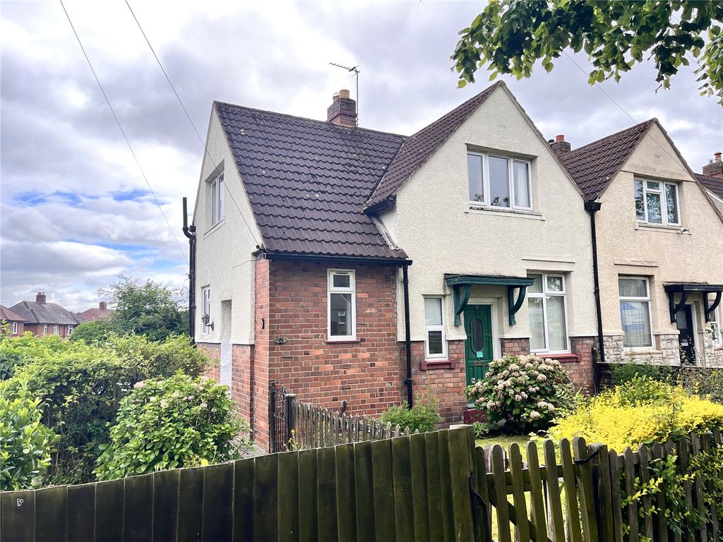 3 bed semidetached house for sale in Wingfield Gardens, Shrewsbury