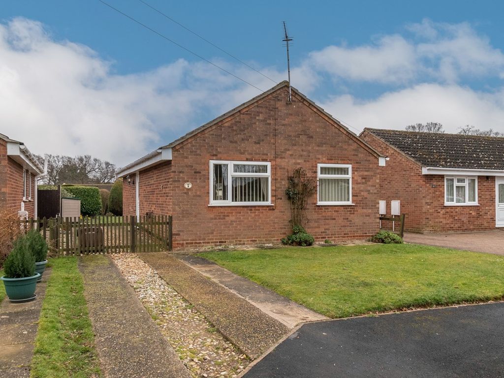 2 bed detached bungalow for sale in Windsor Crescent, Heacham PE31 Zoopla