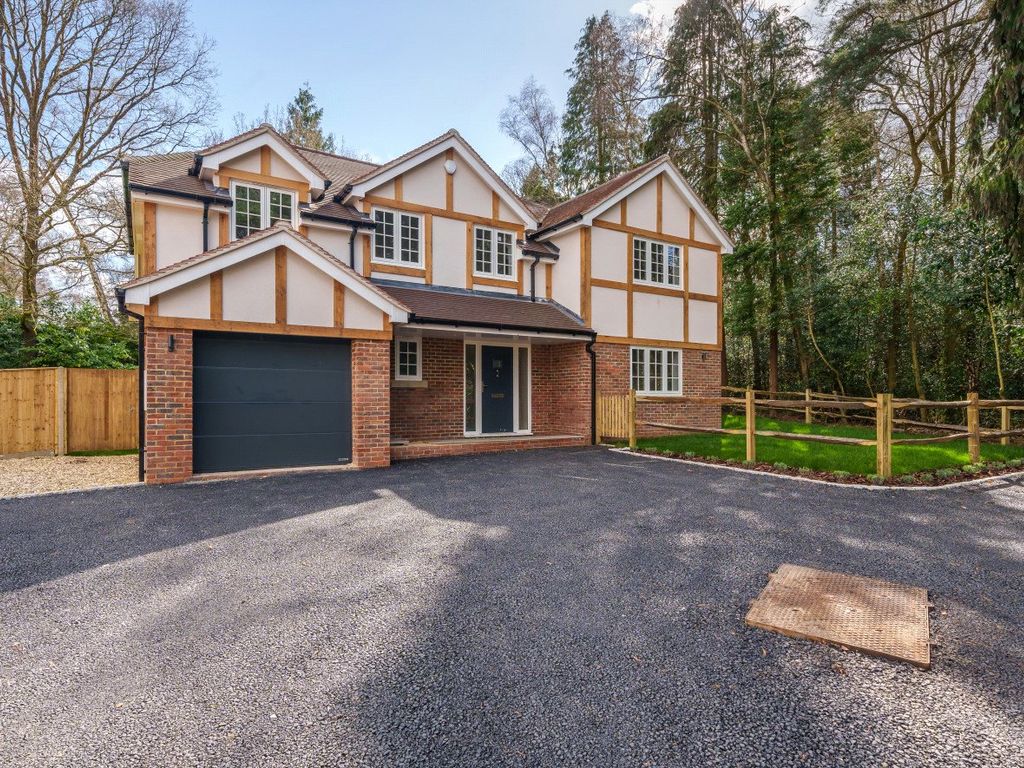New home, 4 bed detached house for sale in Heath Ride, Wokingham
