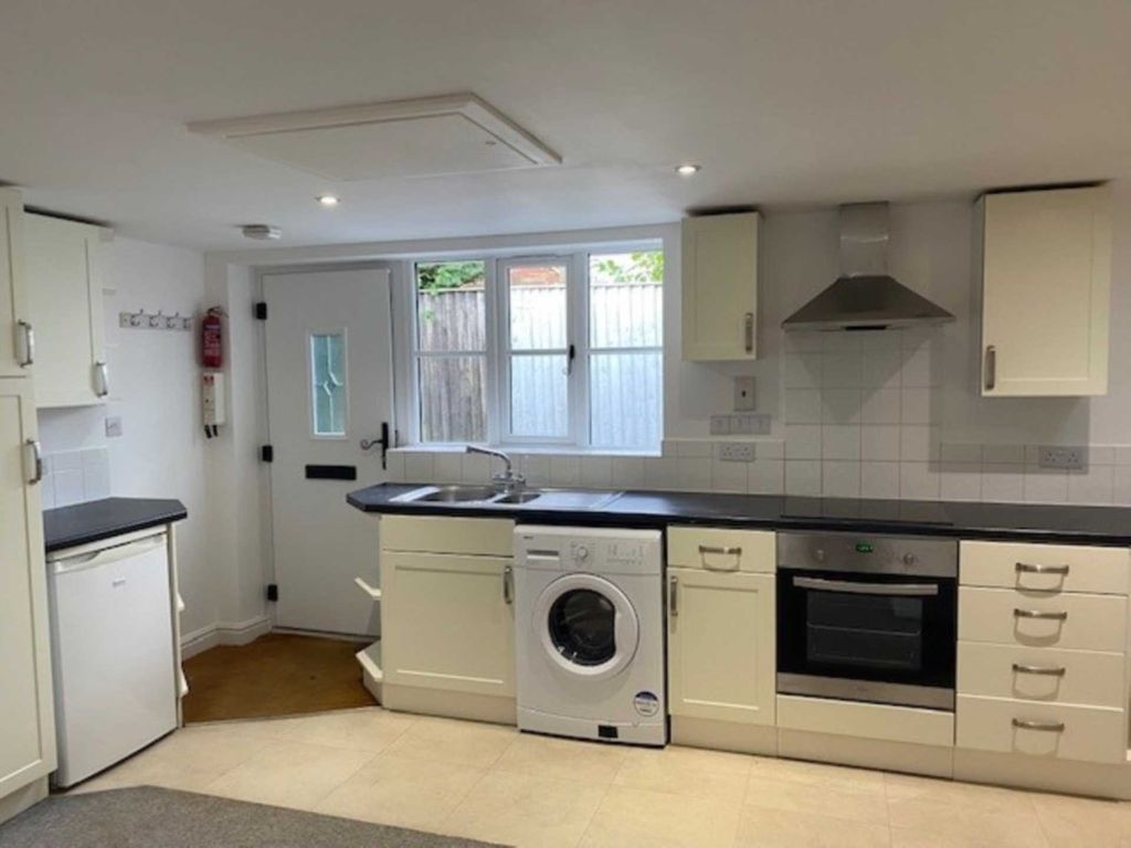 Studio to rent in Bottle Square Lane, Radnage, High HP14, £950 pcm Zoopla