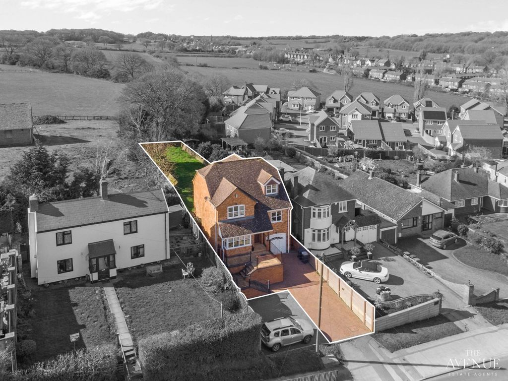 5 bed detached house for sale in Plough Hill Road, Nuneaton