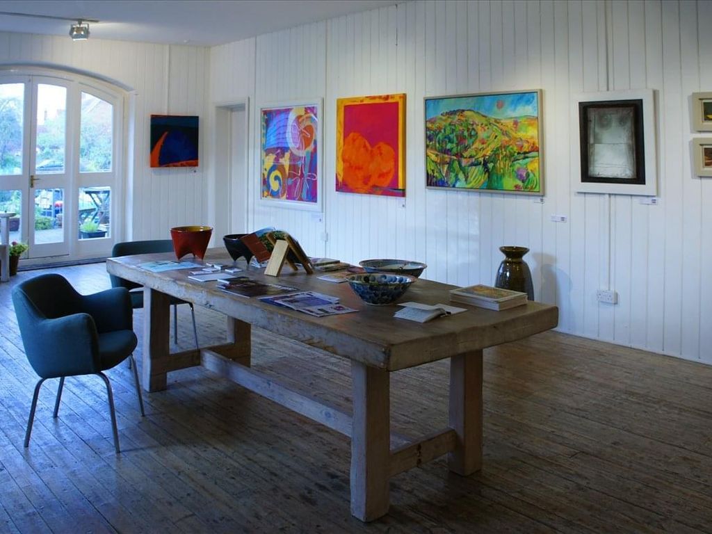 Serviced office to let in The Slade Centre, The Square, Gillingham