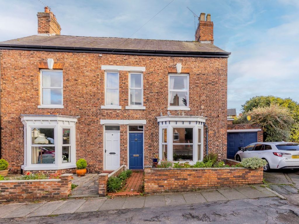 11 Nantwich Road, Middlewich, Cheshire CW10  