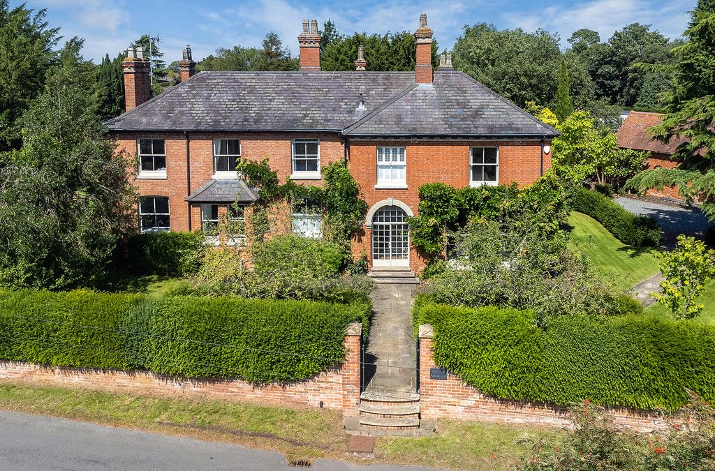 7 bed detached house for sale in Church Road, Claverdon, Warwickshire