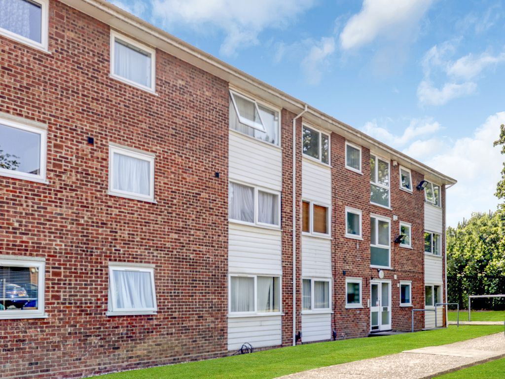 2 bed flat for sale in Cedar Court, St.Albans AL4 Zoopla