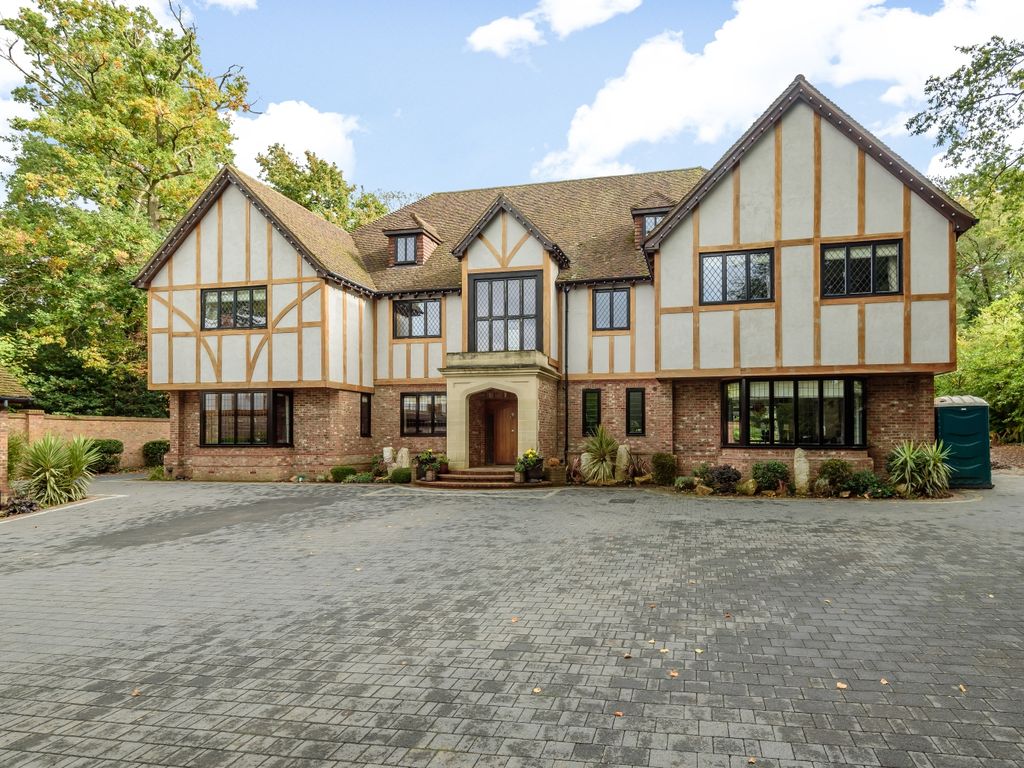 6 bed detached house for sale in Croydon Road, Keston BR2 Zoopla