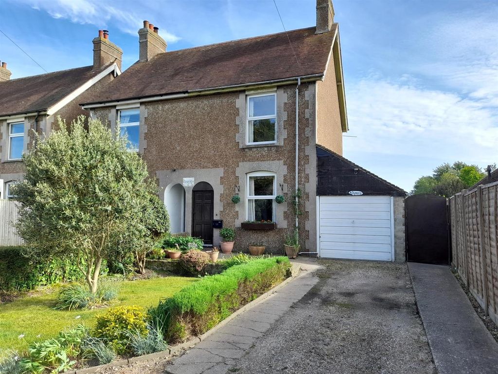 3 bed semidetached house for sale in Yapton Road, Barnham, Bognor