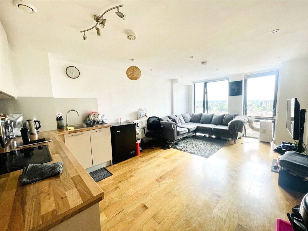 Centrillion Point, Masons Avenue, Central Croydon, East Croydon CR0  