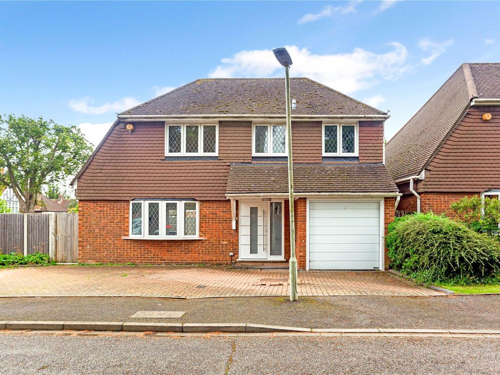 4 bed detached house for sale in Rainbow Court, Oxhey, Watford WD19, £