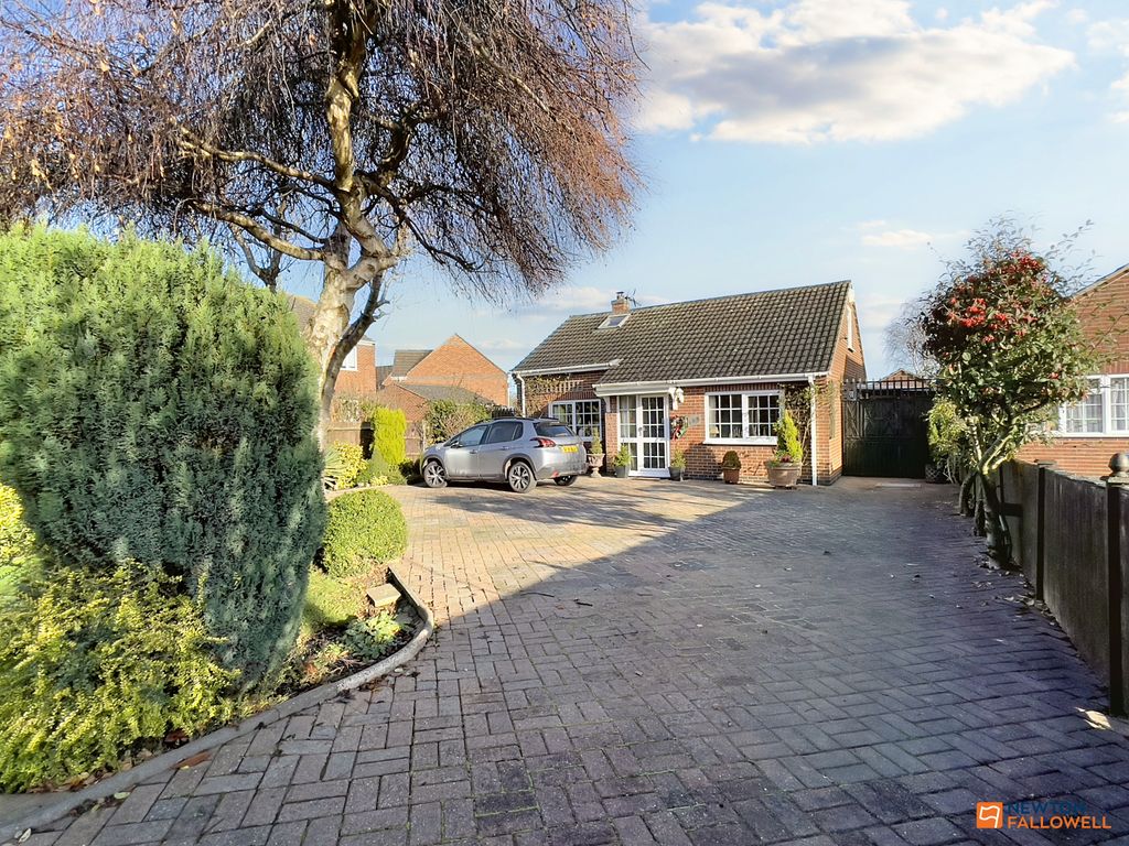 3 bed detached bungalow for sale in Station Road, Bagworth LE67, £335,000 Zoopla