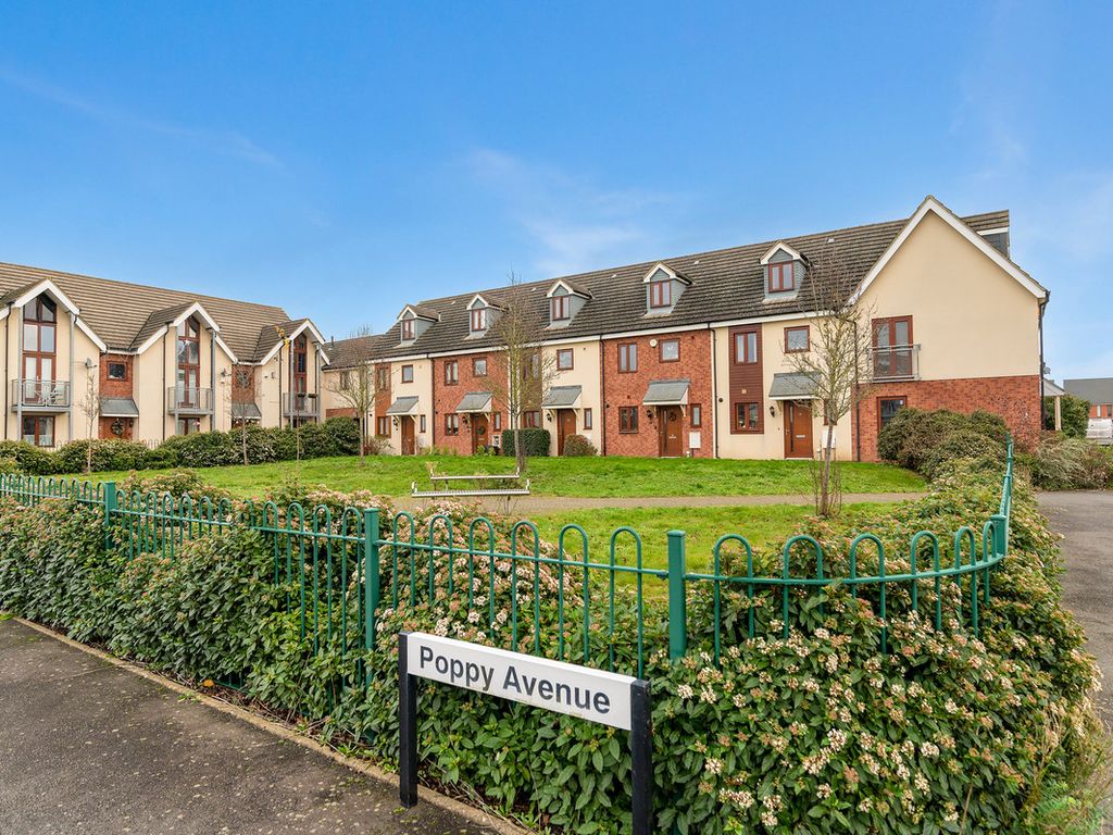 3 bed town house for sale in Poppy Avenue, Milton Keynes MK10, £375,000