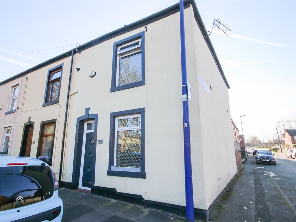 2 bed end terrace house to rent in Queen Street, Heywood OL10 Zoopla