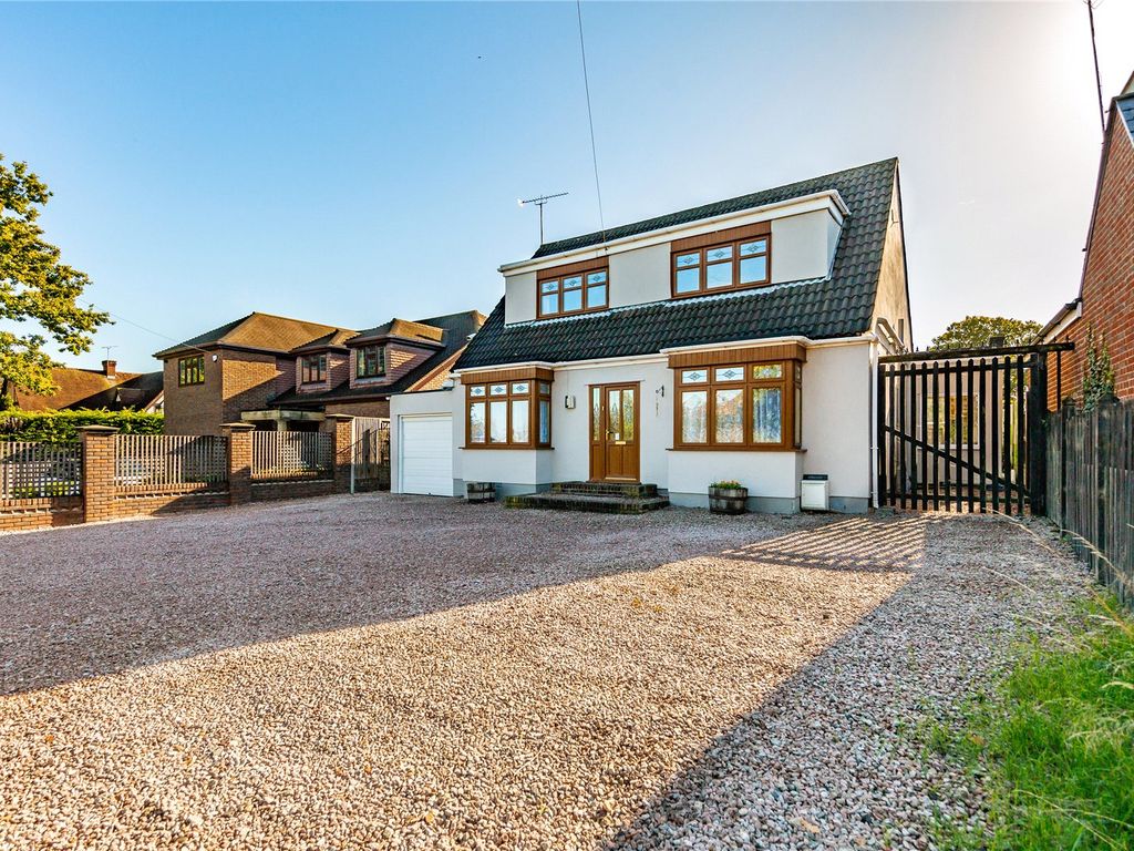 5 bed detached house for sale in North Road, HaveringAtteBower RM4