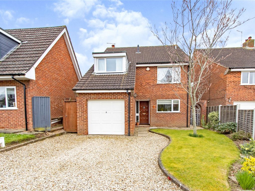 4 bed detached house for sale in Park Mead, Monkton Heathfield, Taunton