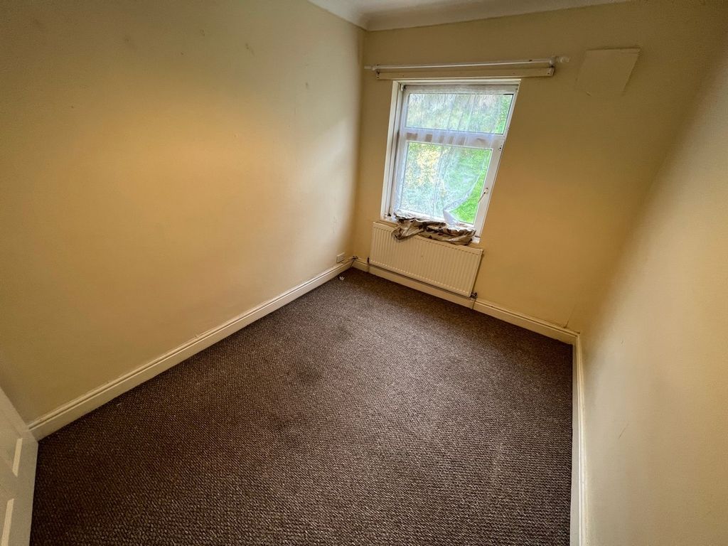 3 bed end terrace house for sale in Mountain View Tonypandy