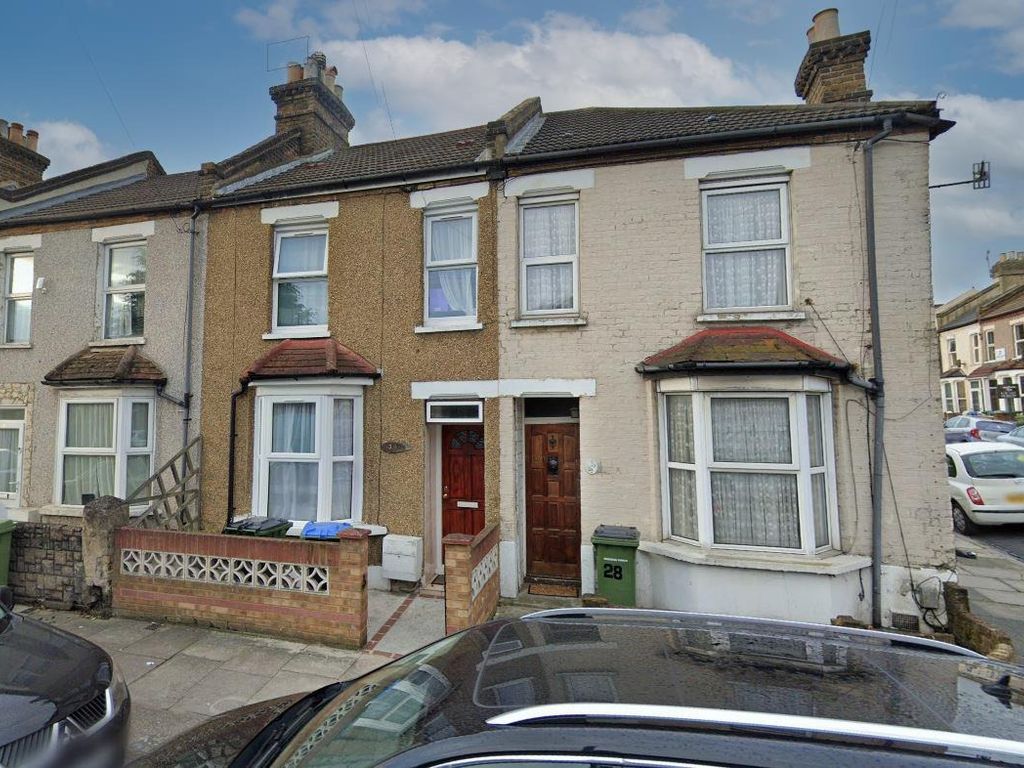 3 bed terraced house to rent in Hartville Road, London, Greater London