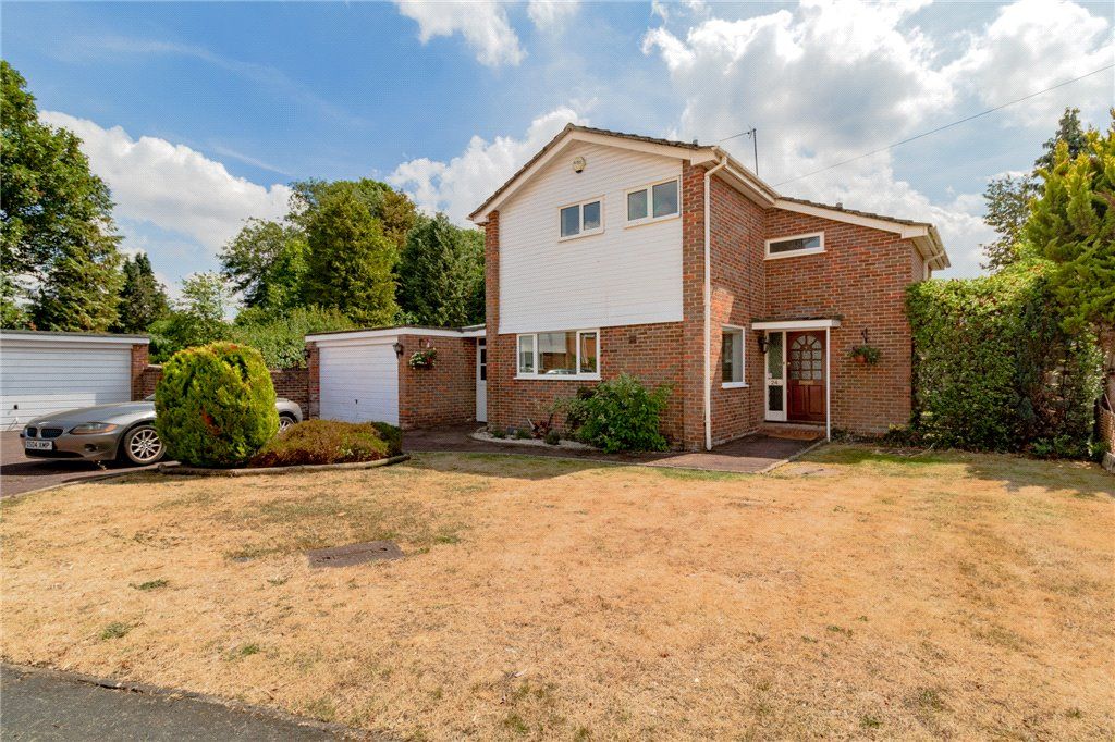 4 bed detached house for sale in Poplars Grove, Maidenhead, Berkshire