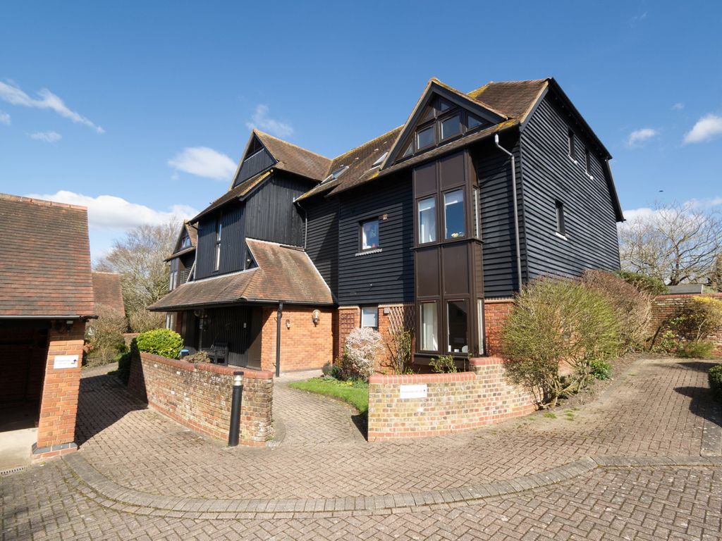 1 bed flat to rent in Palace Gate, Odiham, Hook RG29, £1,195 pcm Zoopla