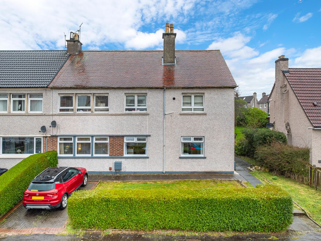 3 bed flat for sale in Mossgiel Avenue, Rutherglen, Glasgow G73, £