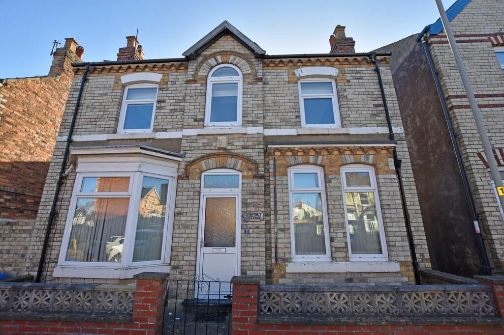 2 bed detached house for sale in 1 Stepney Avenue, Scarborough YO12 Zoopla