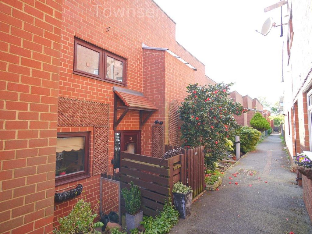 2 bed terraced house for sale in Close, Northwood HA6 Zoopla