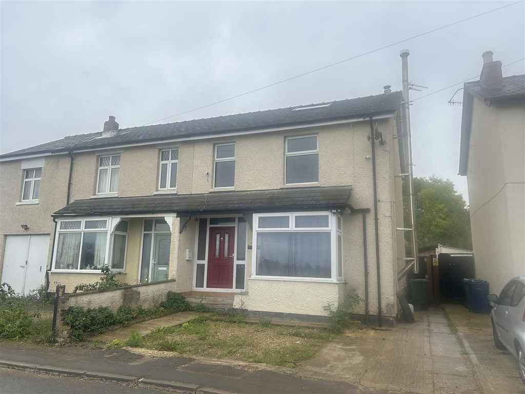 3 bed semidetached house for sale in Sandhurst Lane, Sandhurst