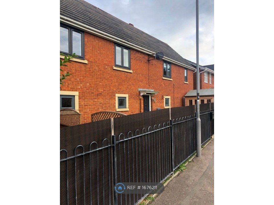 2 bed semidetached house to rent in Oriel Close, Wolverton, Milton