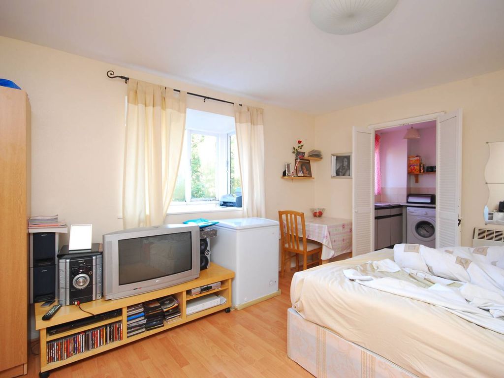 Northcott Bounds Green London N22