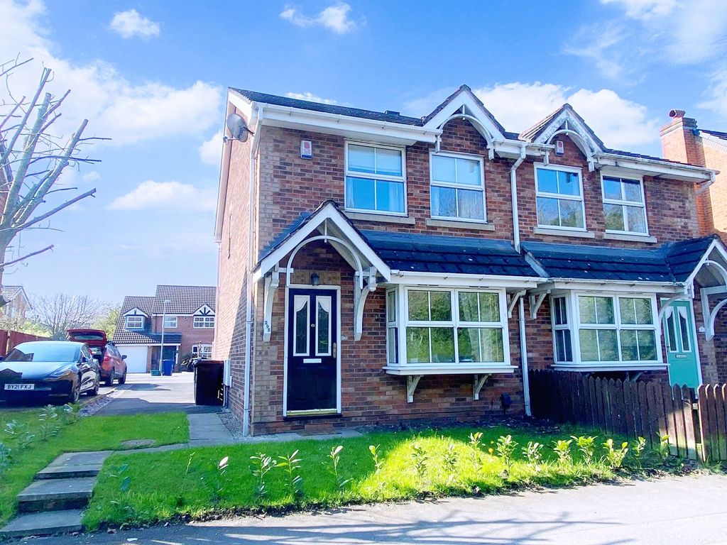 3 bed semidetached house for sale in Dunkirk Lane, Leyland, Lancashire