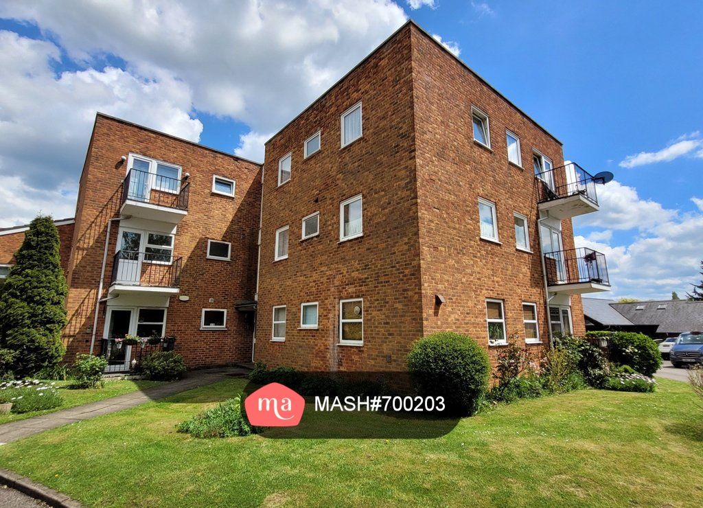 2 bed flat to rent in The Priory, Monks Close, Redbourn, St.Albans AL3