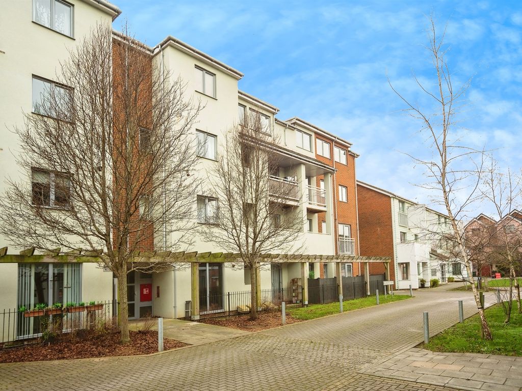 2 bed flat for sale in Drummond Grove, Willesborough, Ashford TN24, £