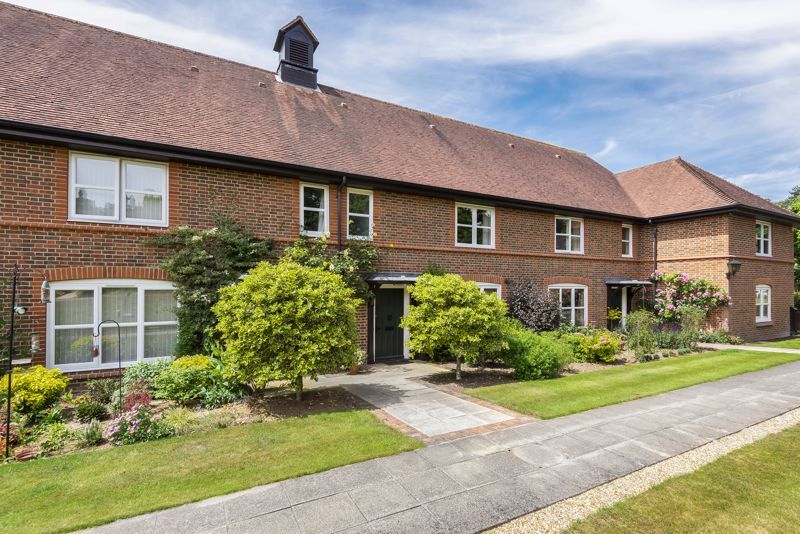 2 bed property for sale in Mytchett Heath, Mytchett, Camberley GU16