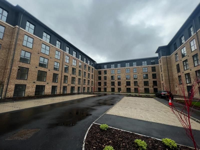 2 bed flat to rent in Erasmus Drive, Derby DE1, £1,100 pcm Zoopla