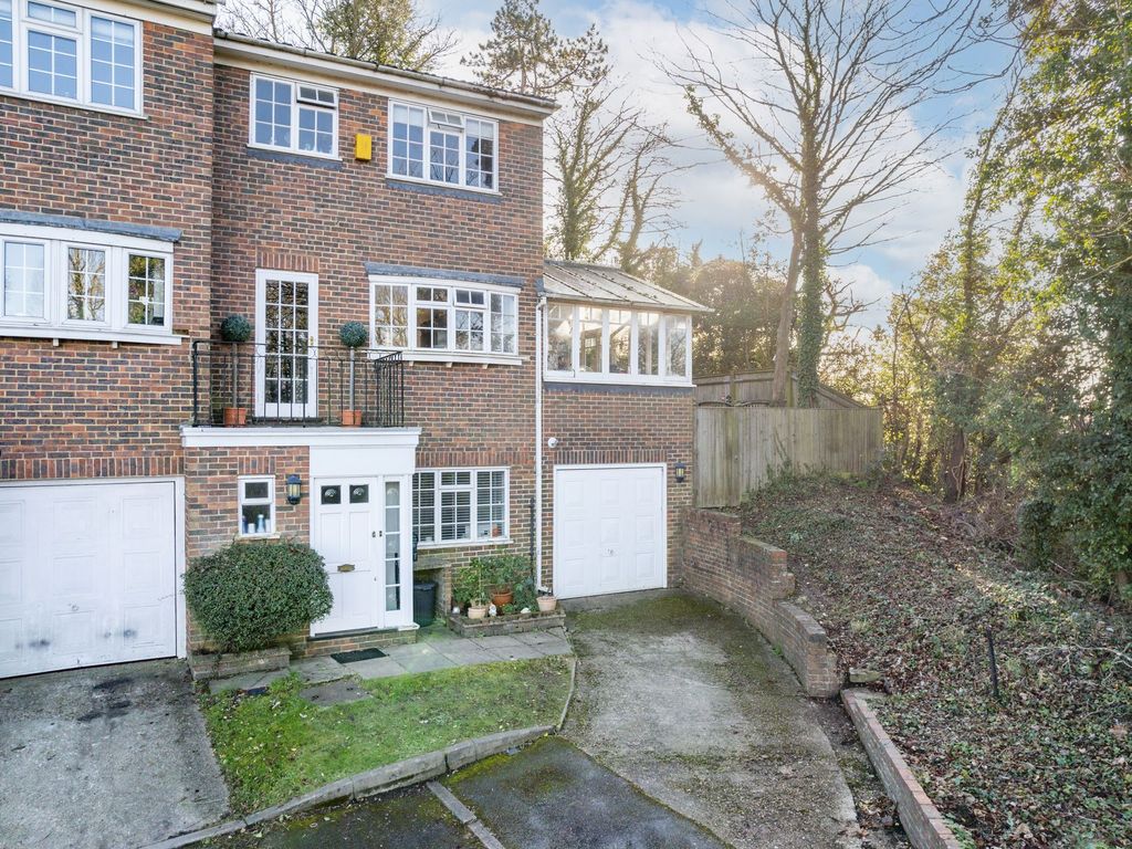 4 bed end terrace house for sale in Hillview Close, Purley CR8, £600,000 Zoopla