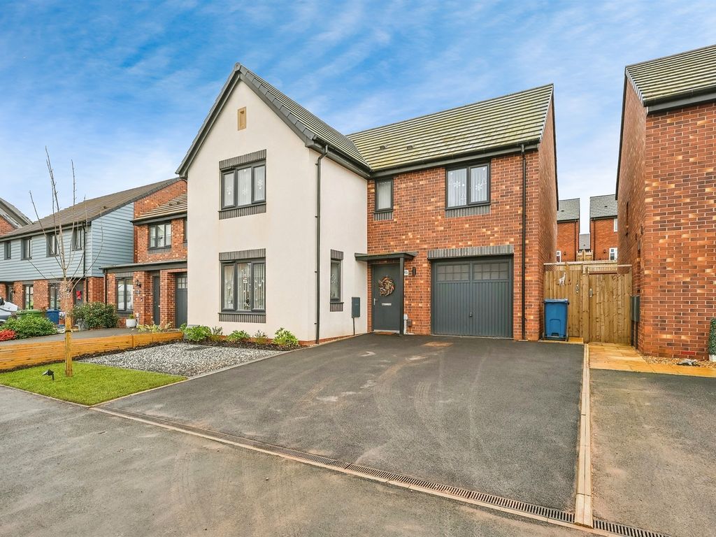 4 bed detached house for sale in Martin Drive, Stafford ST16, £350,000