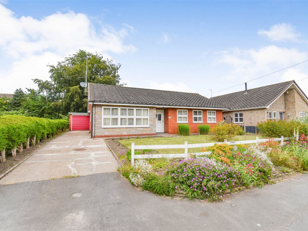 3 bed bungalow for sale in Butterwick Road, Messingham, Scunthorpe DN17