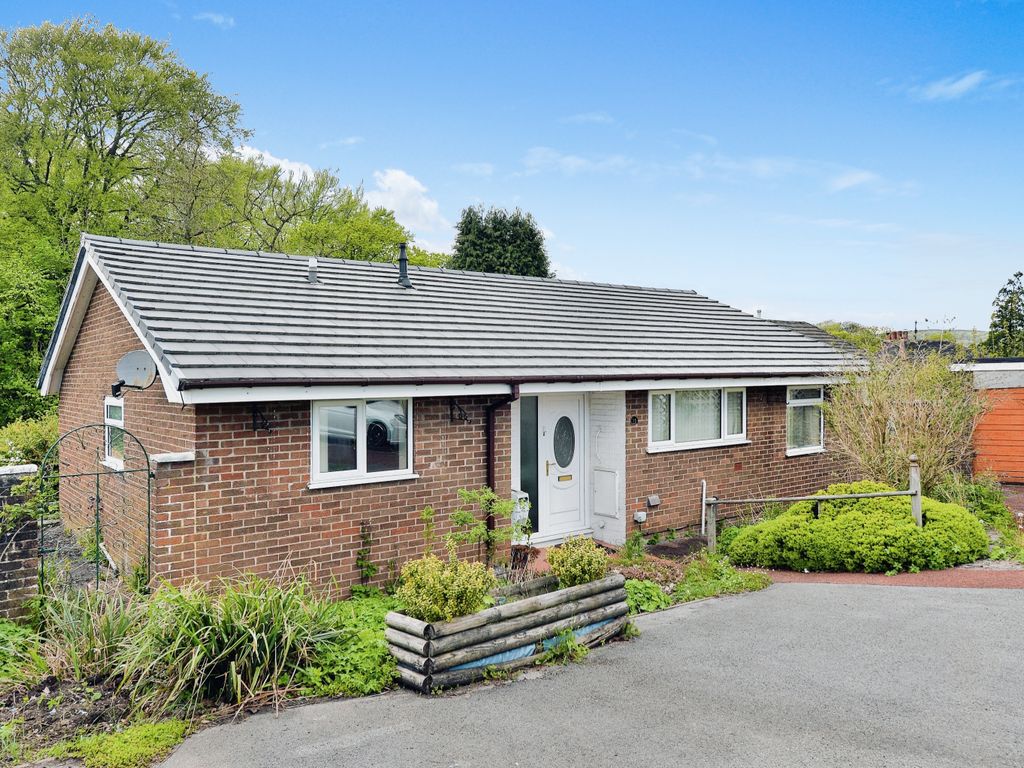 3 bed bungalow for sale in Amberley Drive, Buxton, Derbyshire SK17, £